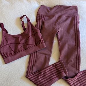 Fabletics Matching Set Leggings & Sports Bra